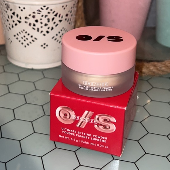 One Size Translucent Setting Powder - Picture 1 of 3